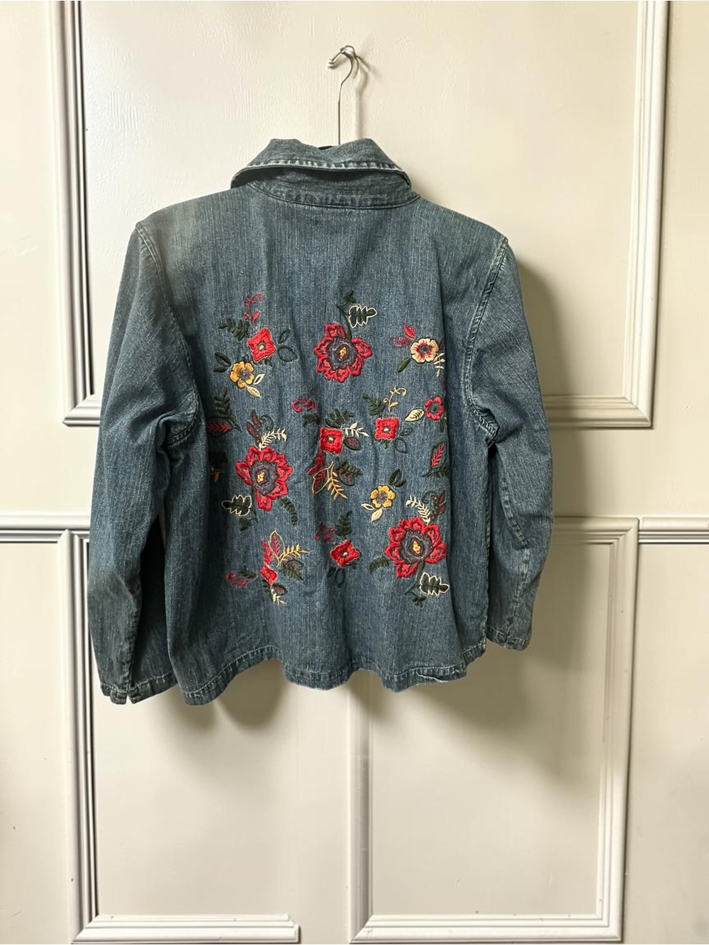 Christopher & Banks Lightweight Embroidered Denim Jacket. Vintage. Size: Large - Picture 2 of 9